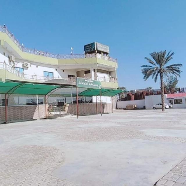 Palm Valley Hotel Sukkur Esterno foto